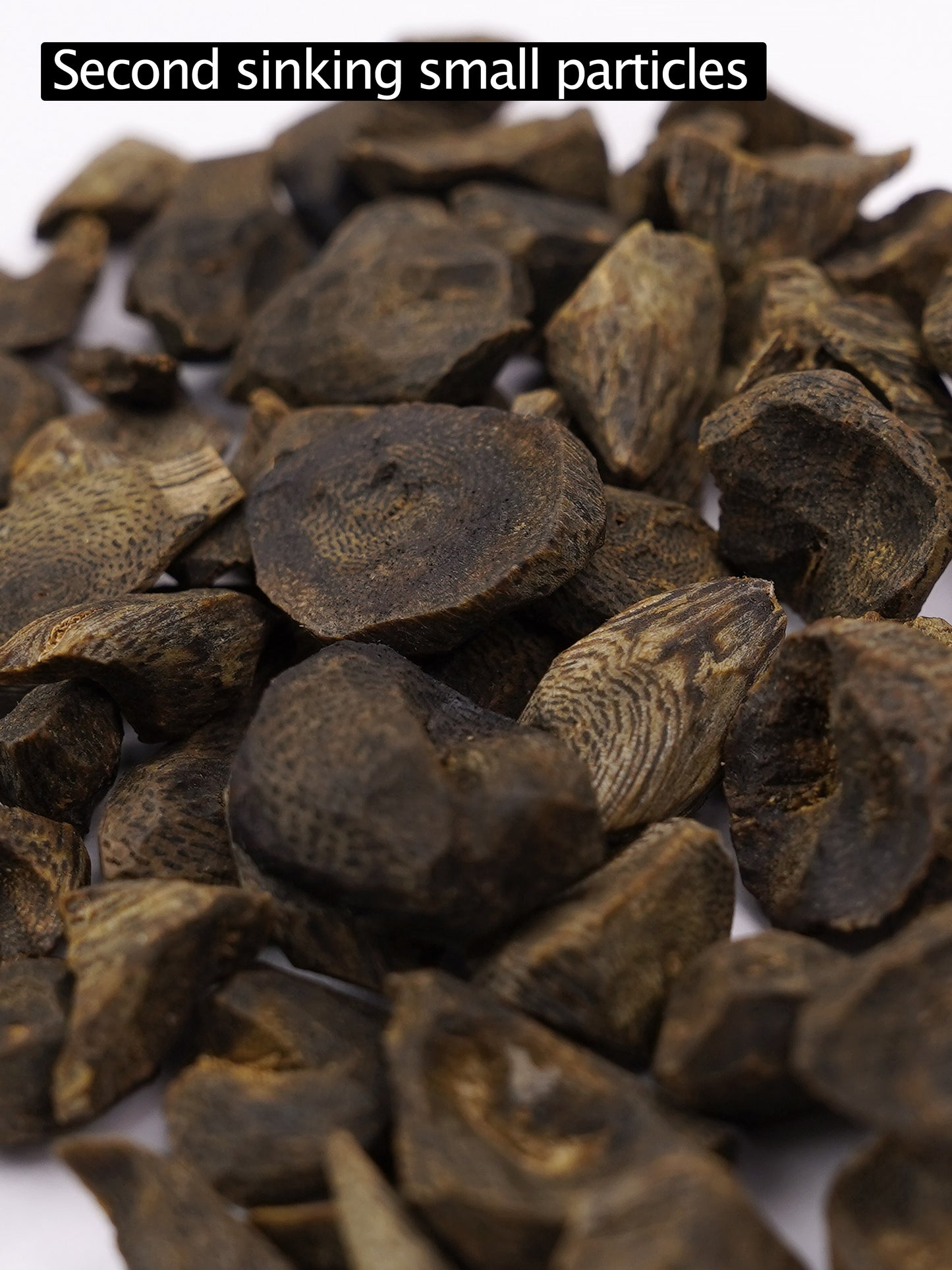 【Second sinking small particles of agarwood】Qinan raw materials | AAAA Super quality | Natural incense made from aged oil and fat | Charcoal fumigation to help sleep and soothe the mind | Aromatic wood chips | Relaxation and meditation |【EXW】