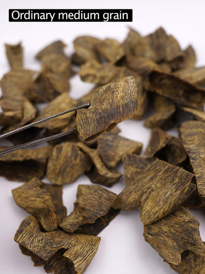 【Ordinary medium grain of agarwood】Qinan raw materials | Agarwood raw materials have high oil content | Rich incense | Remaining fragrance after burning |【EXW】