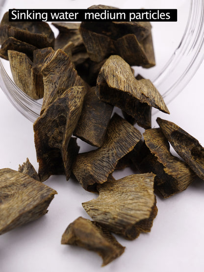 【Sinking water medium particles of agarwood】Agarwood raw material has high oil content | AAA Super quality | Rich incense | Remaining fragrance after burning | Aromatic wood chips | Relaxation and meditation |【EXW】